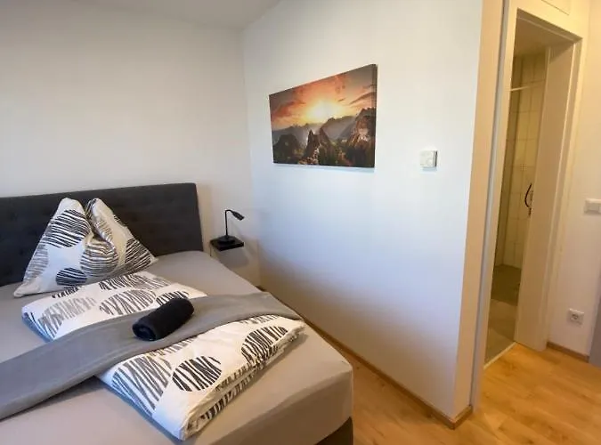 To Be Nocleg ze śniadaniem 3*